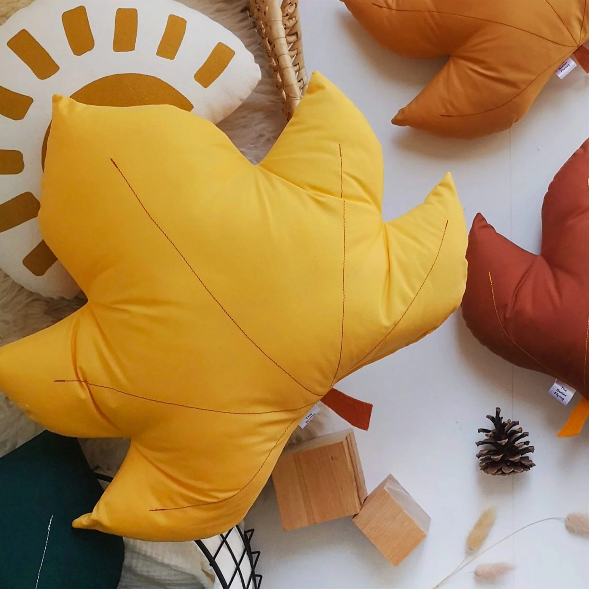 Coussin Feuille D`Érable - Moutarde