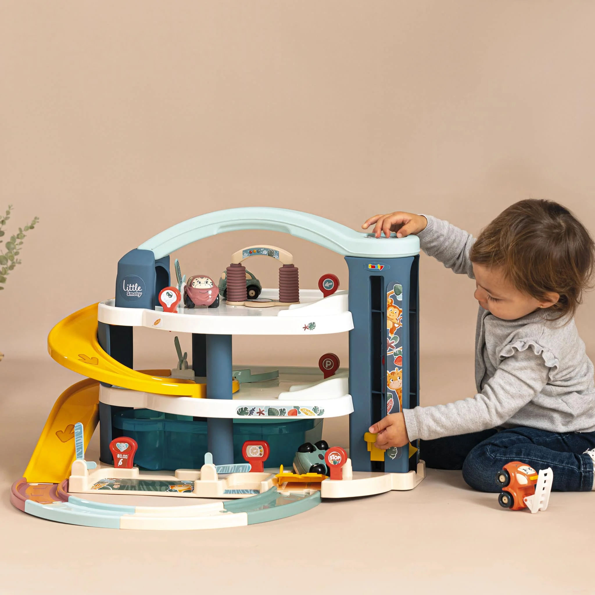 Grand Garage - Image 2