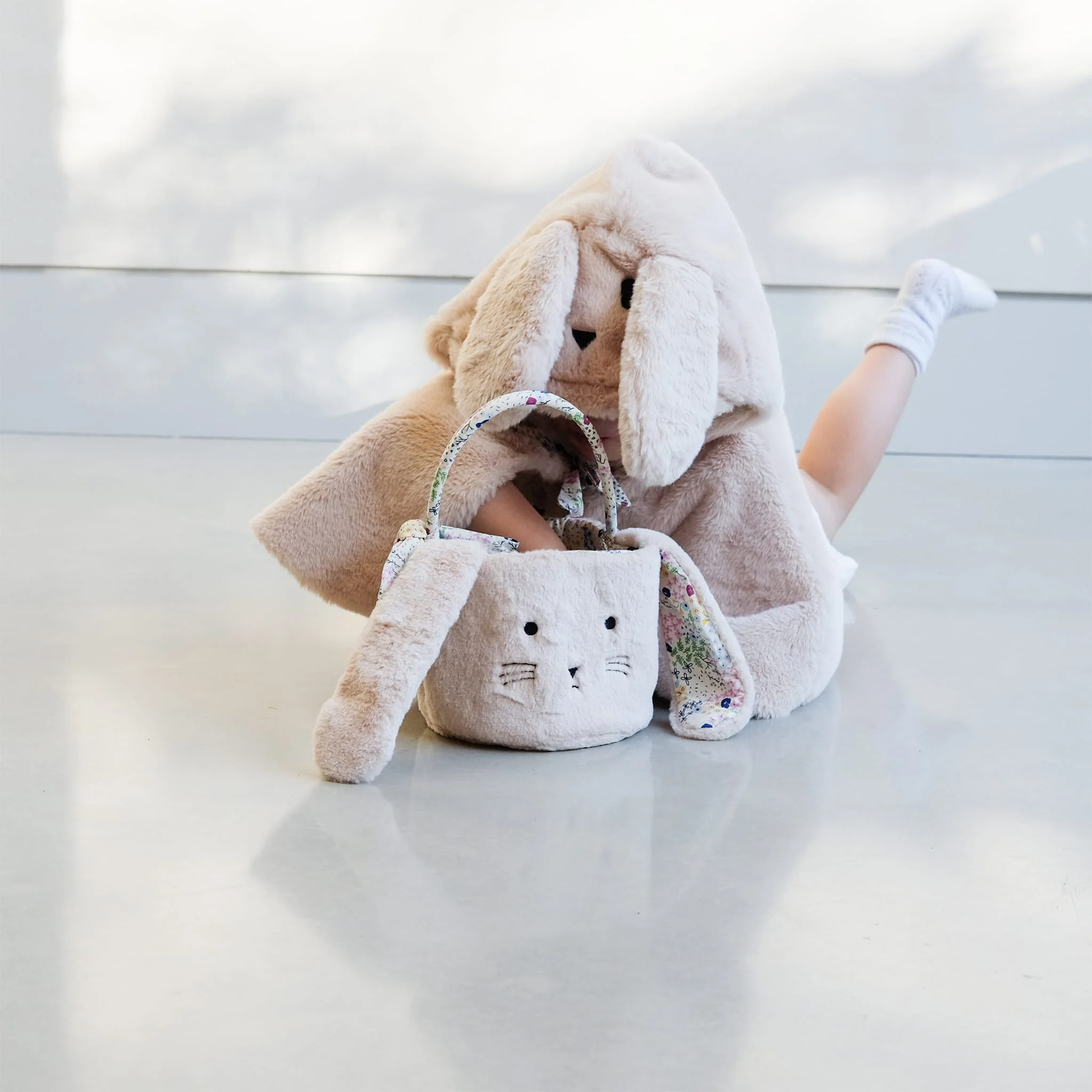 Panier de Pâques en Peluche - Lapin - Image 3