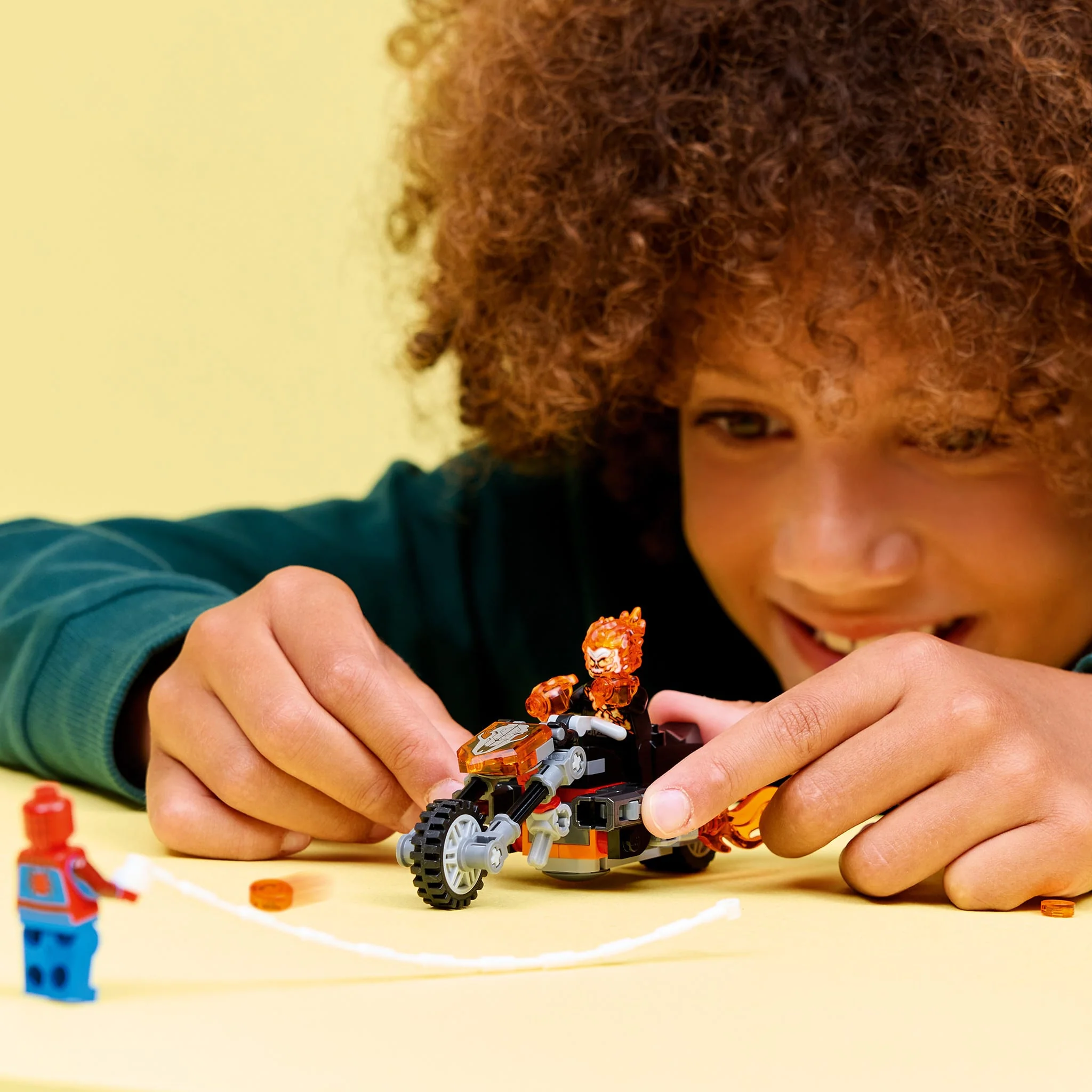 LEGO® ǀ Marvel Spider-Man contre la moto de Ghost Rider - Image 5